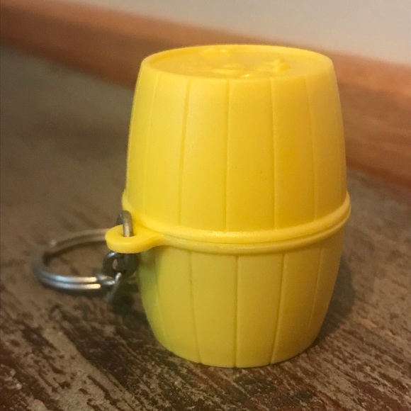 Vintage Hasbro miniature Barrel of Monkeys keychain 1990’s complete game - Picture 2 of 2